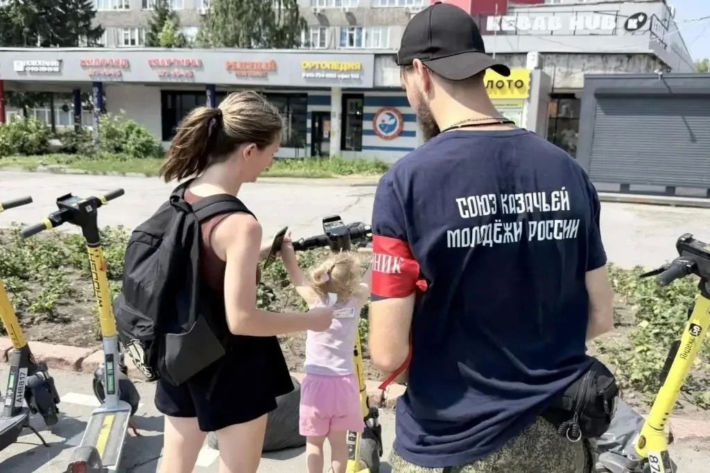 В Новосибирске сотрудники Госавтоинспекции и казачья дружина проводят совместные профилактические рейды В Новосибирске сотрудники Госавтоинспекции и казачья дружина проводят совместные профилактические рейды