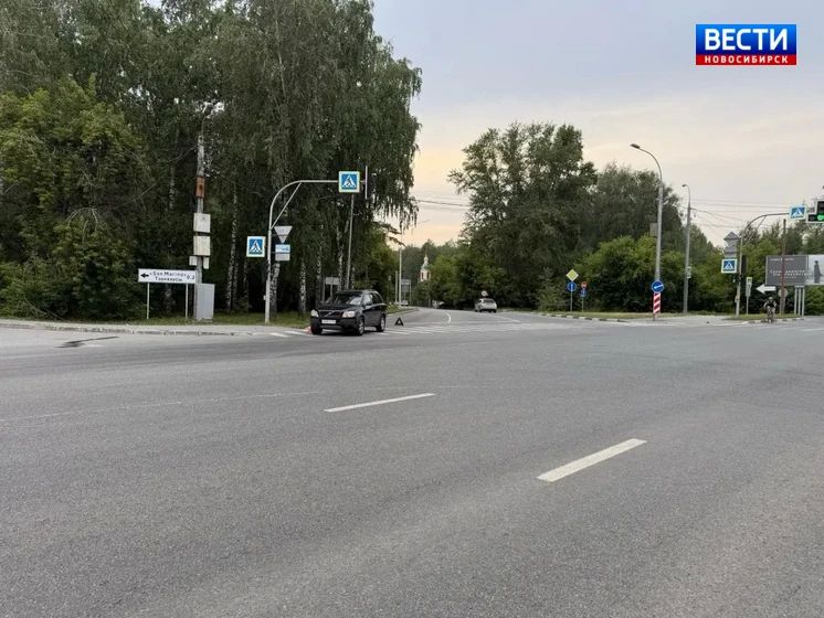 Сбил пешехода. В Заельцовском районе Новосибирска автомобиль сбил пешехода
