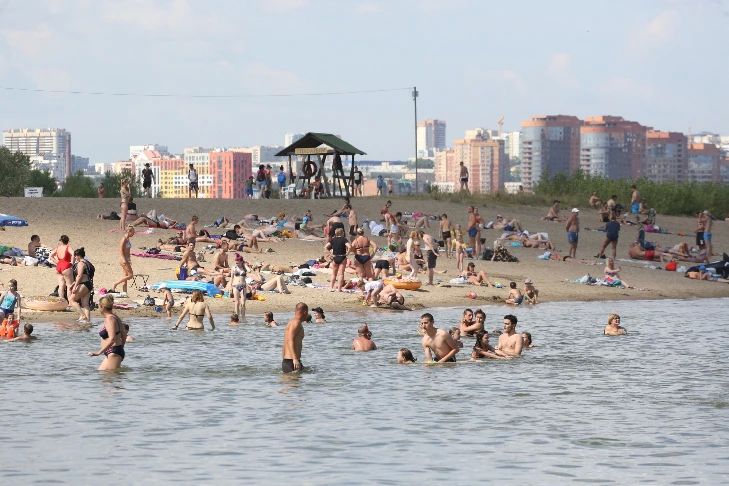 Новосибирские спасатели вытащили тонущую школьницу у Бугринского моста