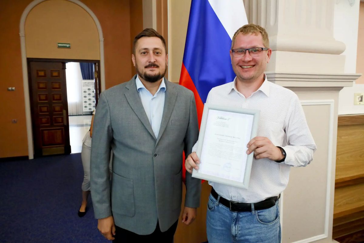 Нагрудный знак «За содействие СВО» вручили новосибирцам Нагрудный знак «За содействие СВО» вручили новосибирцам