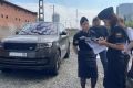 В Новосибирске хозяйка 42 офисов лишилась «Лэнд Ровера» за долги