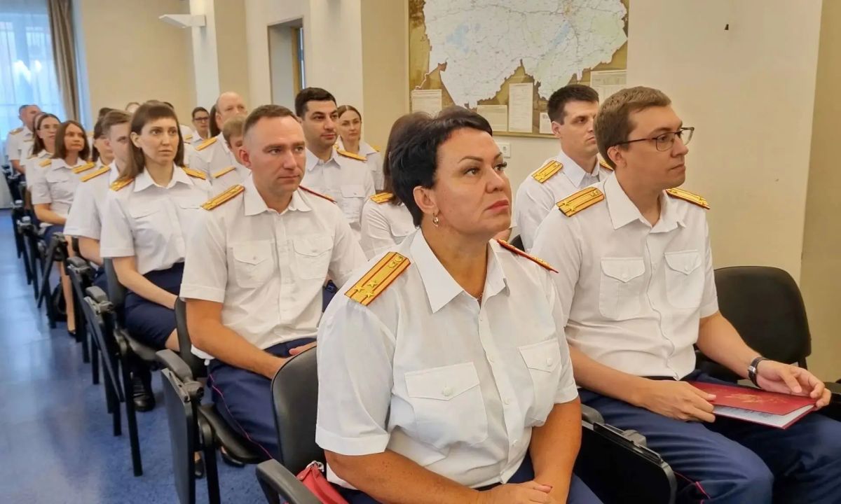В День сотрудника органов следствия РФ награждены лучшие следователи следственного управления Следственного комитета России по Новосибирской области В День сотрудника органов следствия РФ награждены лучшие следователи следственного управления Следственного комитета России по Новосибирской области