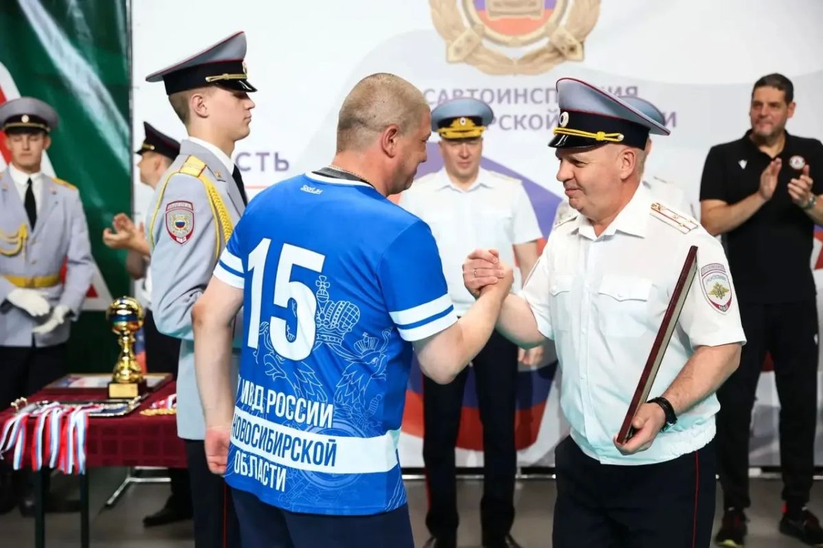 В Новосибирске состоялся открытый турнир по волейболу среди команд сотрудников Госавтоинспекции МВД России по Сибирскому федеральному округу В Новосибирске состоялся открытый турнир по волейболу среди команд сотрудников Госавтоинспекции МВД России по Сибирскому федеральному округу