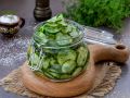 Маринованные огурцы за часы: быстрый способ добавить хрустящую нотку в ваш стол