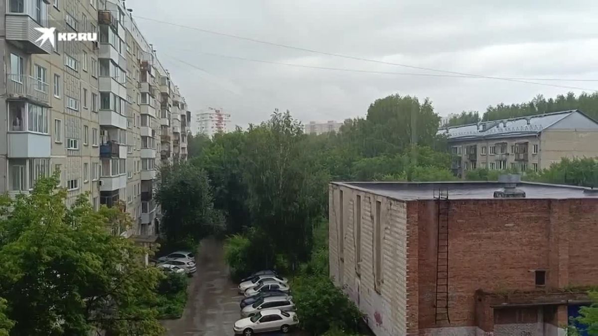 Новосибирск накрыло дождем