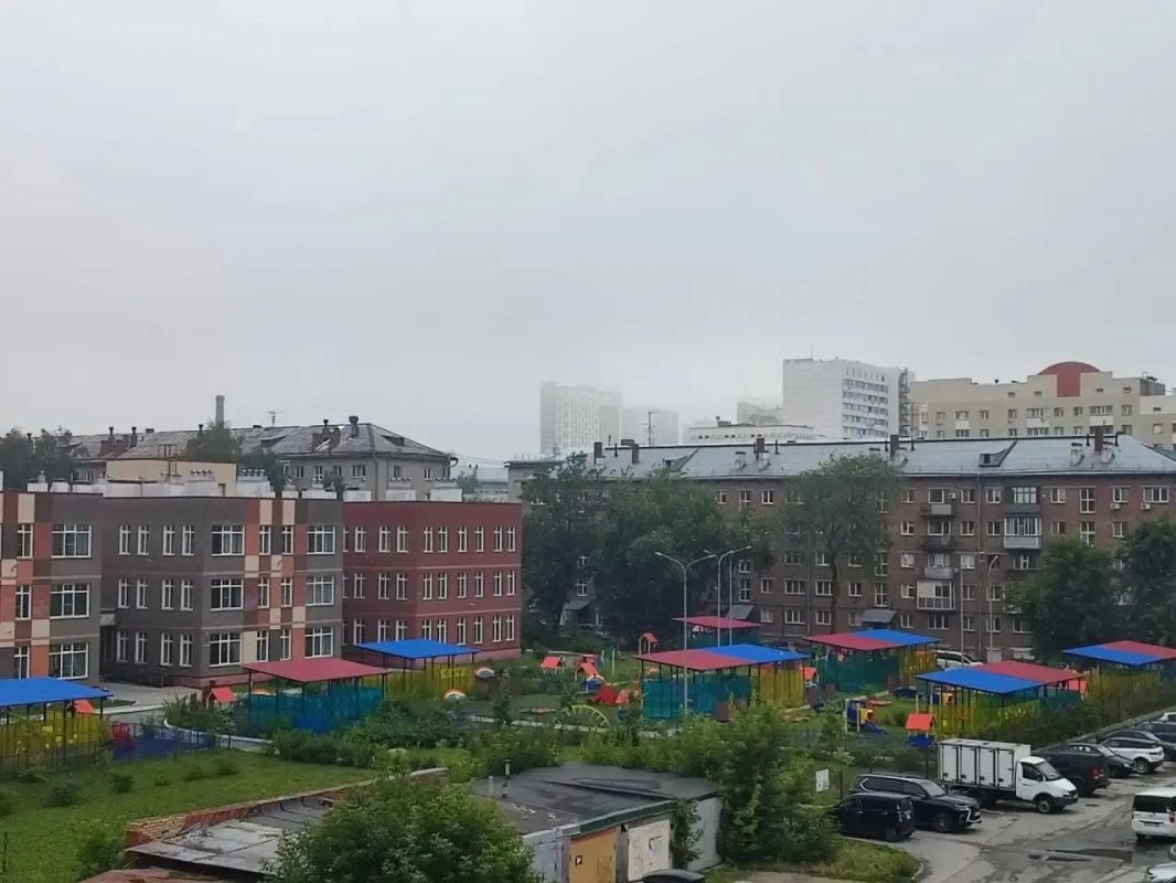 Сегодня утром туман опустился на Новосибирск Сегодня утром туман опустился на Новосибирск