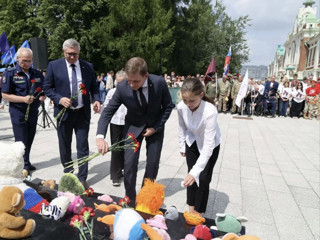 В Новосибирской области почтили память детей – жертв войны в Донбассе В Новосибирской области почтили память детей – жертв войны в Донбассе