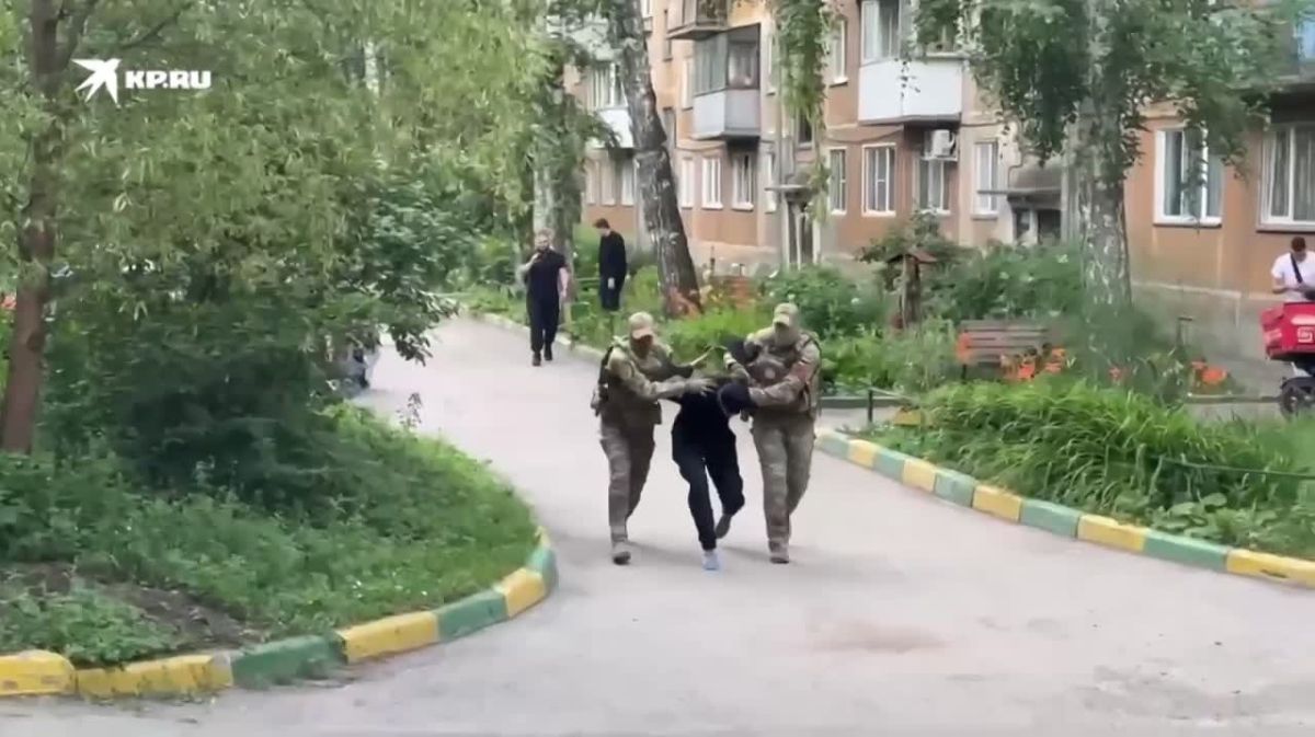 Таксист-нелегала из Новосибирска подозревают в спонсировании террористов