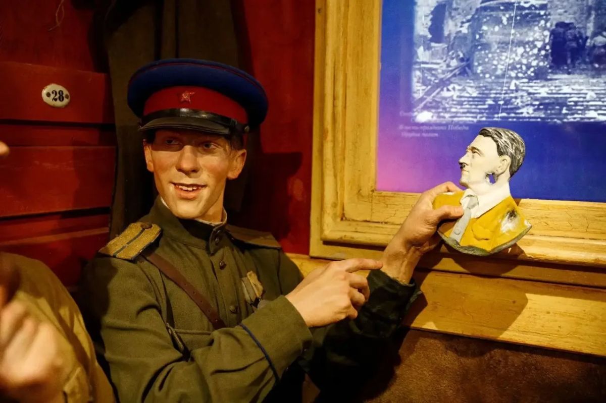 Уникальный «Поезд Победы» вызвал большой интерес у новосибирской молодёжи Уникальный «Поезд Победы» вызвал большой интерес у новосибирской молодёжи