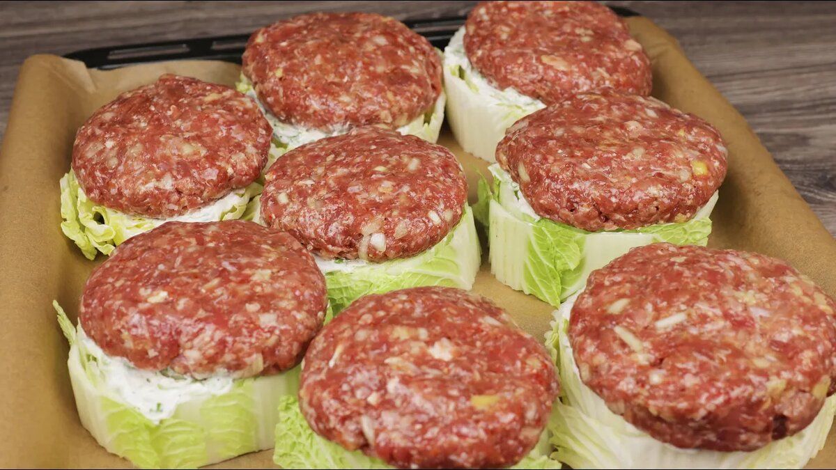 Нежная пекинская капуста с мясом в духовке: простой и уютный рецепт