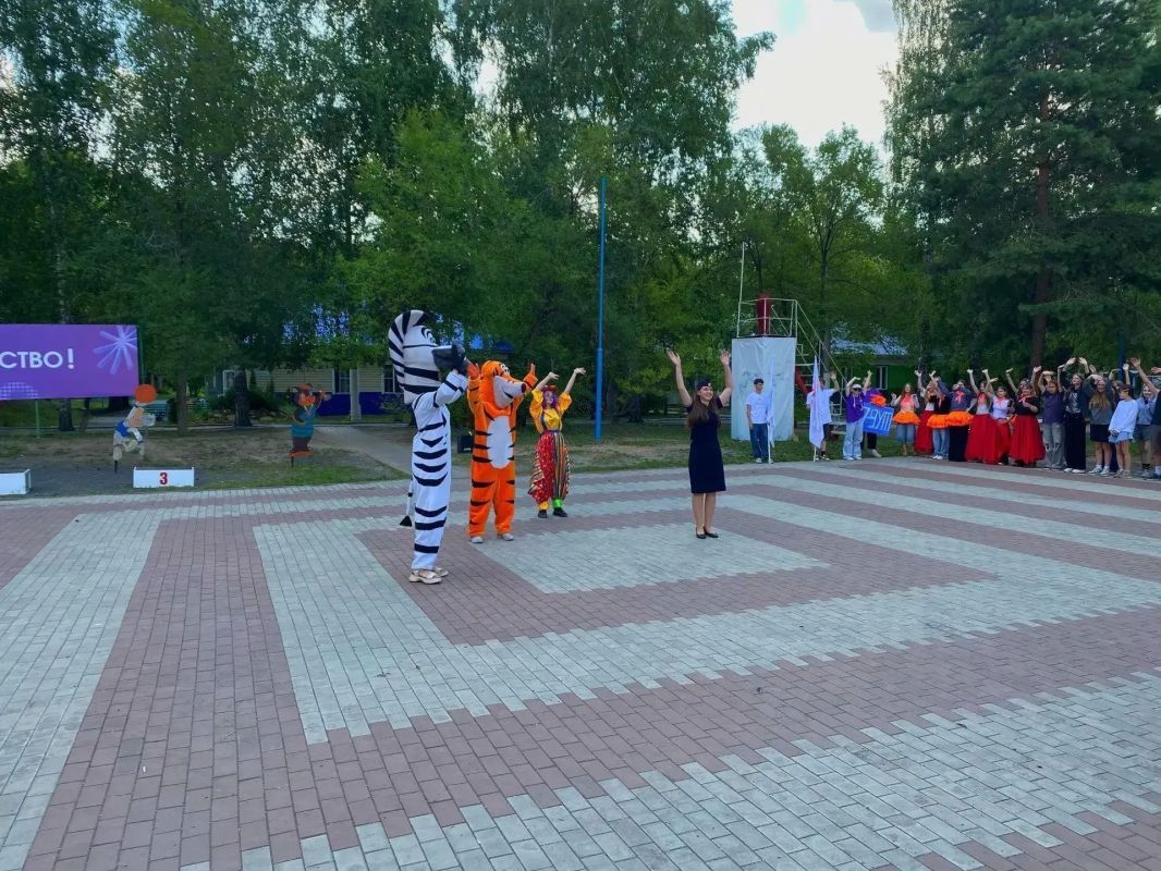 Транспортные полицейские Новосибирска присоединились к ежегодной общероссийской акции «Зарядка со стражем порядка» Транспортные полицейские Новосибирска присоединились к ежегодной общероссийской акции «Зарядка со стражем порядка»