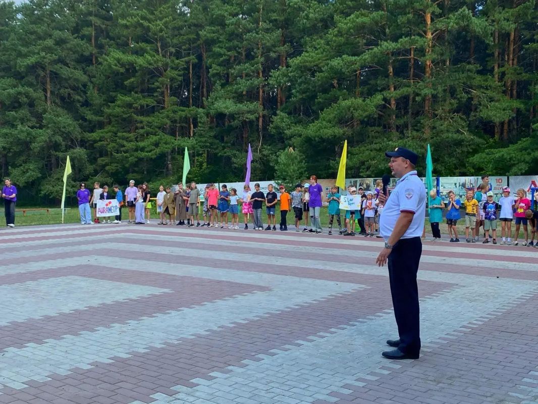 Транспортные полицейские Новосибирска присоединились к ежегодной общероссийской акции «Зарядка со стражем порядка» Транспортные полицейские Новосибирска присоединились к ежегодной общероссийской акции «Зарядка со стражем порядка»