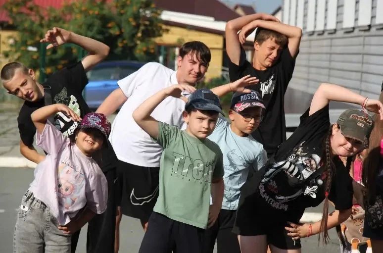 В Тогучинском районе полицейские провели для школьников Зарядку со стражем порядка В Тогучинском районе полицейские провели для школьников Зарядку со стражем порядка