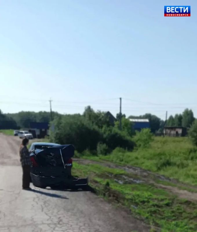 Столкновение на путях. Под Новосибирском на перегоне Мошково — Сокур локомотив протаранил легковой автомобиль