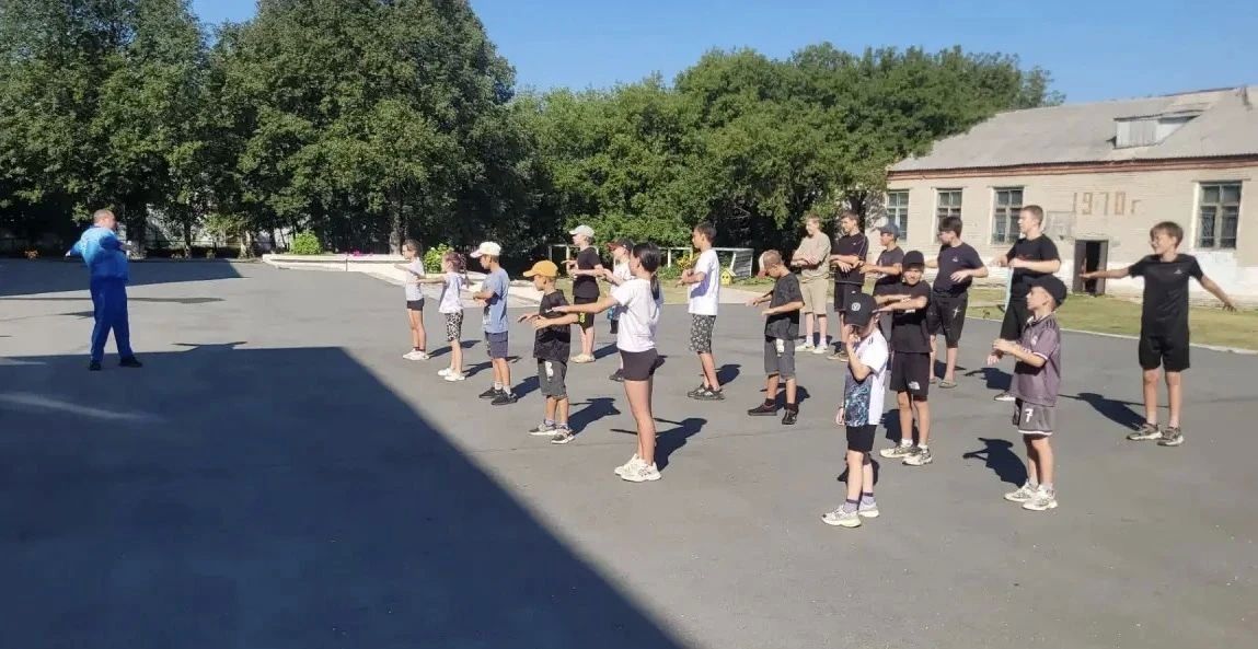 В Новосибирской области транспортные полицейские присоединились к акции «Зарядка со стражем порядка» В Новосибирской области транспортные полицейские присоединились к акции «Зарядка со стражем порядка»