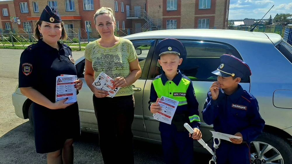 Внимание, переезд: Автоинспекторы и юные добровольцы Венгеровского района напомнили водителям о правилах безопасности на железнодорожных переездах Внимание, переезд: Автоинспекторы и юные добровольцы Венгеровского района напомнили водителям о правилах безопасности на железнодорожных переездах