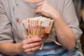 Бухгалтер в Новосибирске перевела себе 2 миллиона со счета работодателя