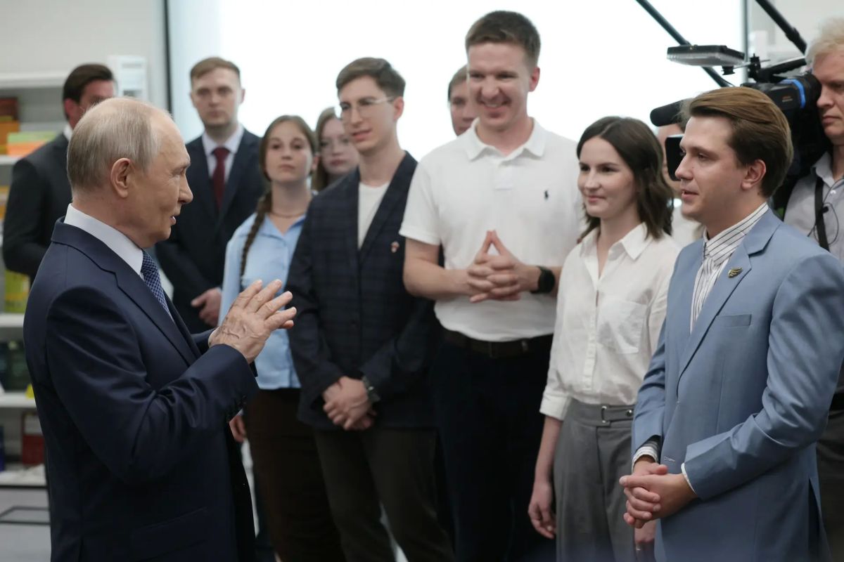 Андрей Травников: Сегодня Новосибирскую область с рабочим визитом посетил Президент России Владимир Владимирович Путин Андрей Травников: Сегодня Новосибирскую область с рабочим визитом посетил Президент России Владимир Владимирович Путин