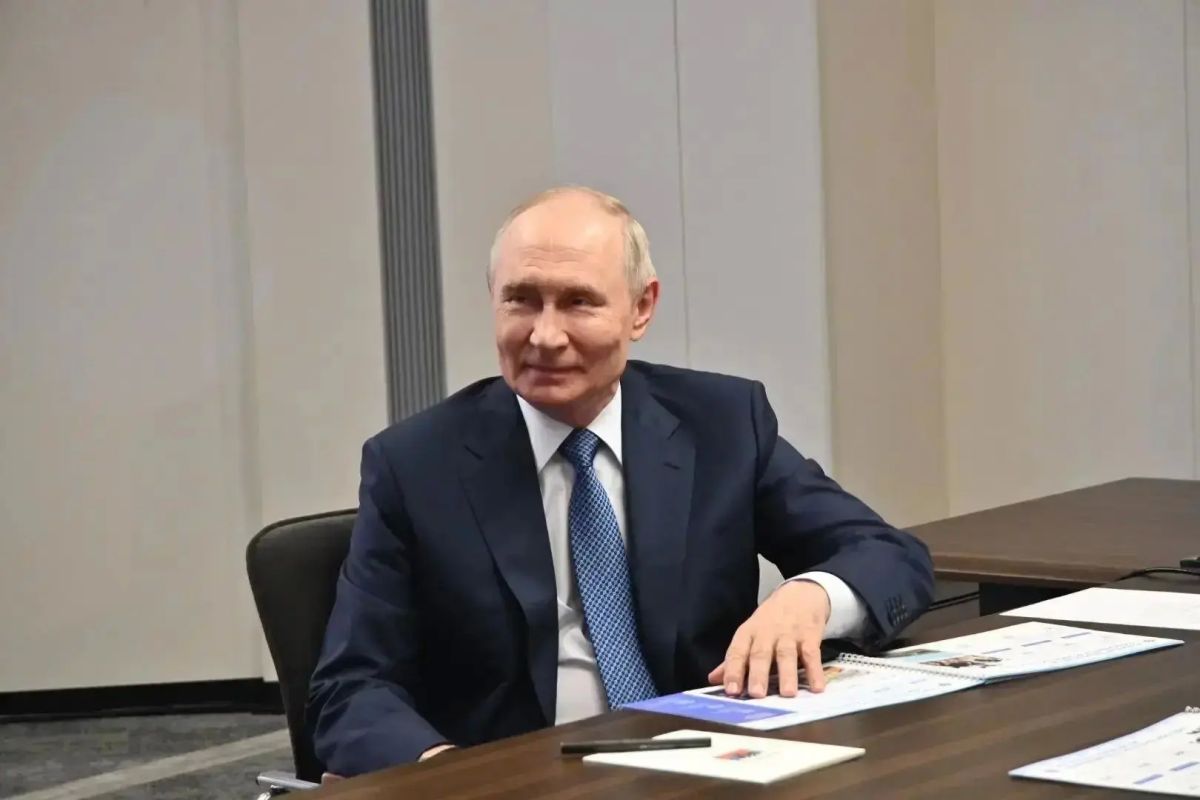 Президент Владимир Путин дал официальный старт работе производства по переработке молока в Новосибирской области