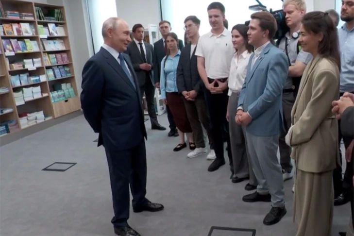 Владимир Путин в Новосибирске обсудил с молодыми учеными развитие науки и ИИ