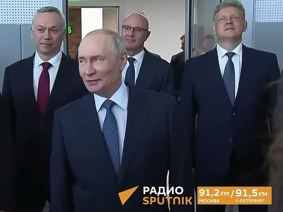 Владимир Путин пообщался со студентами Новосибирского Государственного Университета и пожелал им успехов