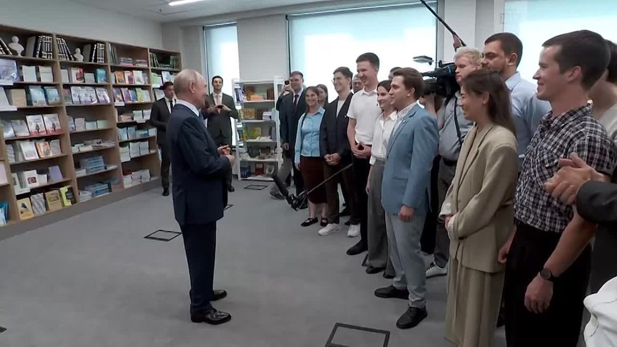 Путин также встретился с молодыми учеными из Новосибирской области