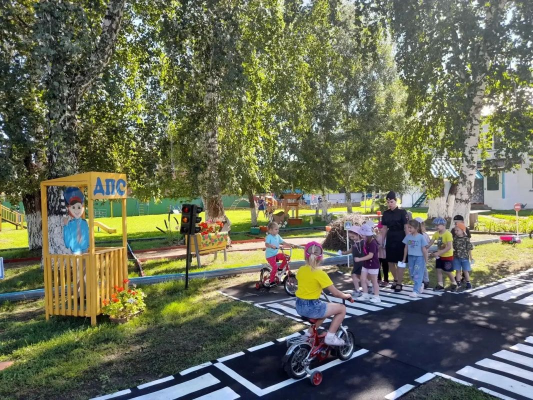 Госавтоинспекция Болотнинского района провела профилактическое мероприятие для воспитанников детских садов Госавтоинспекция Болотнинского района провела профилактическое мероприятие для воспитанников детских садов
