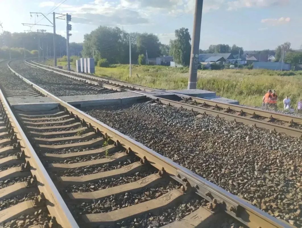 Электропоезд сбил подростка на станции Бердск