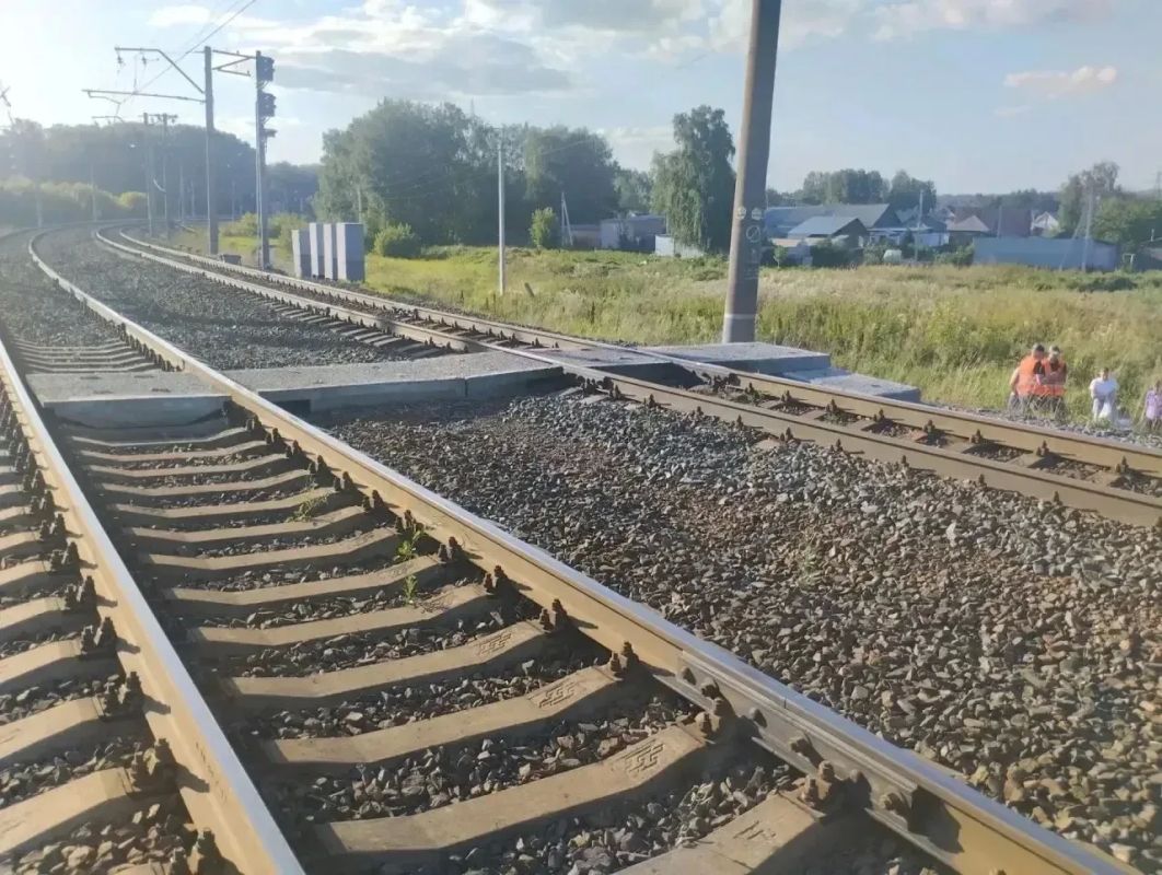 Подростка сбил электропоезд в Бердске