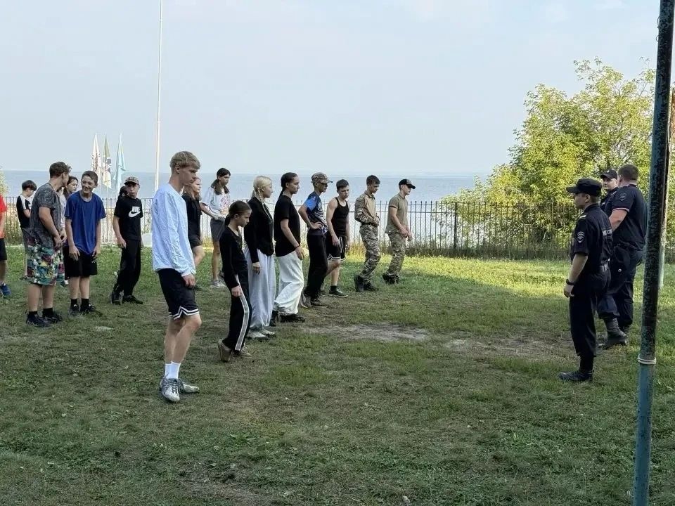 В Новосибирской области полицейские провели для детей спортивное мероприятие В Новосибирской области полицейские провели для детей спортивное мероприятие