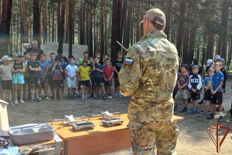 Каникулы с Росгвардией: служба, техника и четвероногие напарники Каникулы с Росгвардией: служба, техника и четвероногие напарники