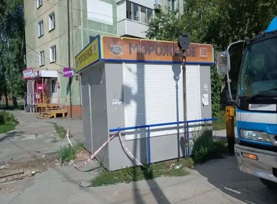 Самовольные киоски демонтировали сотрудники ГЦНР Самовольные киоски демонтировали сотрудники ГЦНР