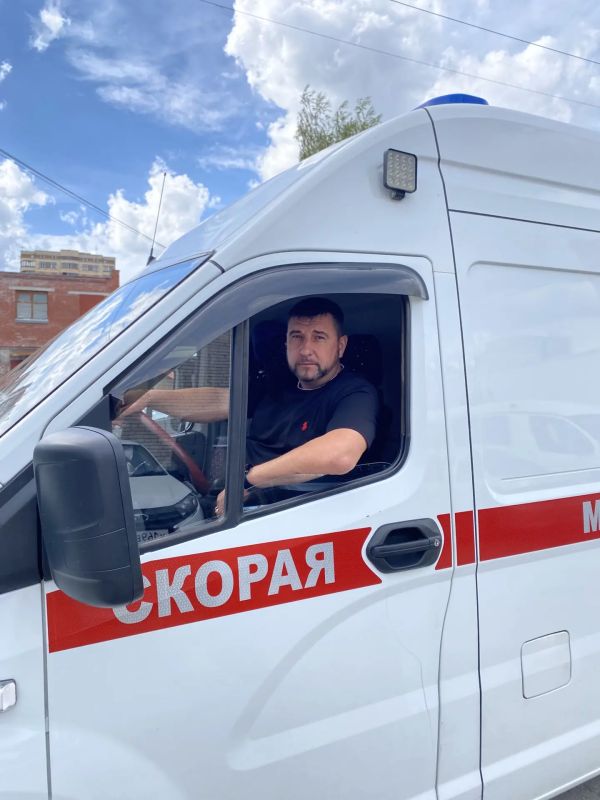 В Международный день медицинского перевозчика рассказываем о тех, кто везет врачей, лекарства и пациентов в любую погоду В Международный день медицинского перевозчика рассказываем о тех, кто везет врачей, лекарства и пациентов в любую погоду