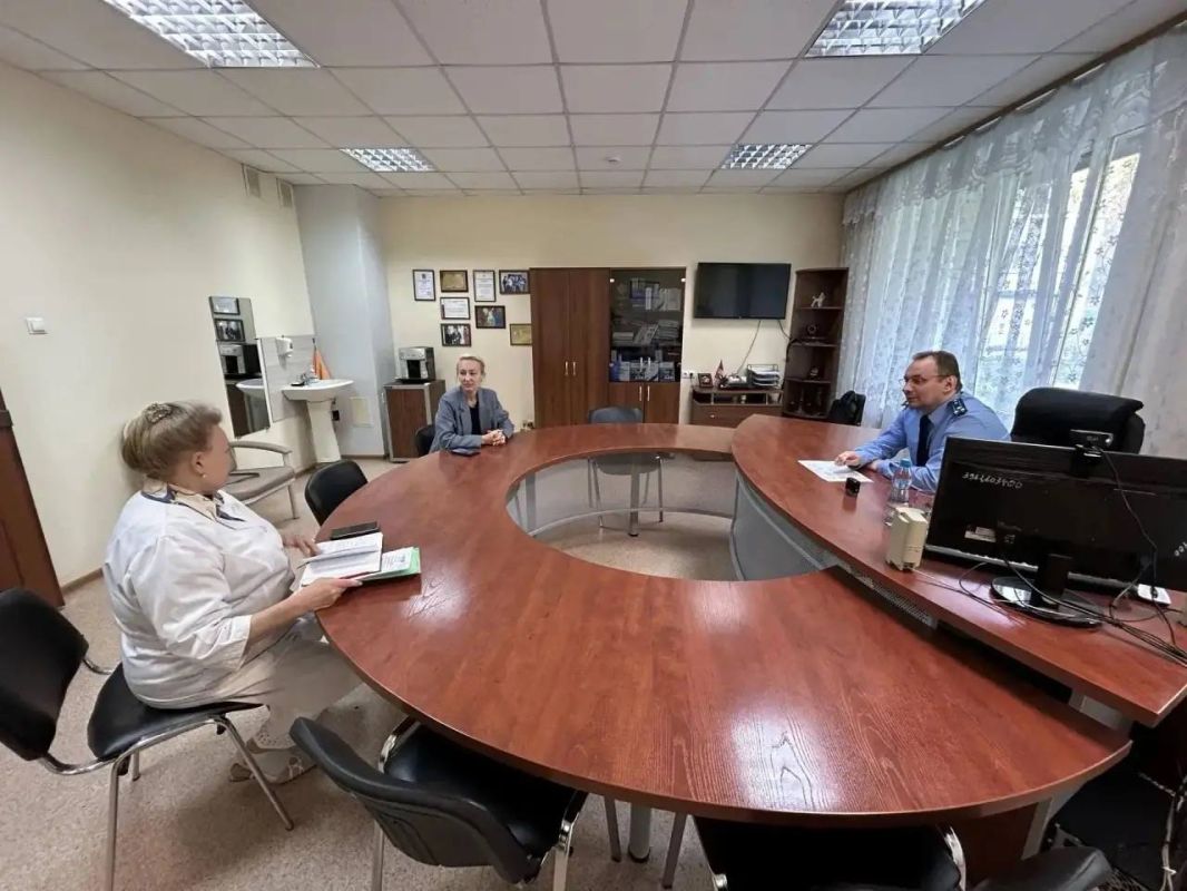Заместитель прокурора области Виталий Дымолазов провел личный прием граждан в Новосибирском областном госпитале N 2 ветеранов войн Заместитель прокурора области Виталий Дымолазов провел личный прием граждан в Новосибирском областном госпитале N 2 ветеранов войн