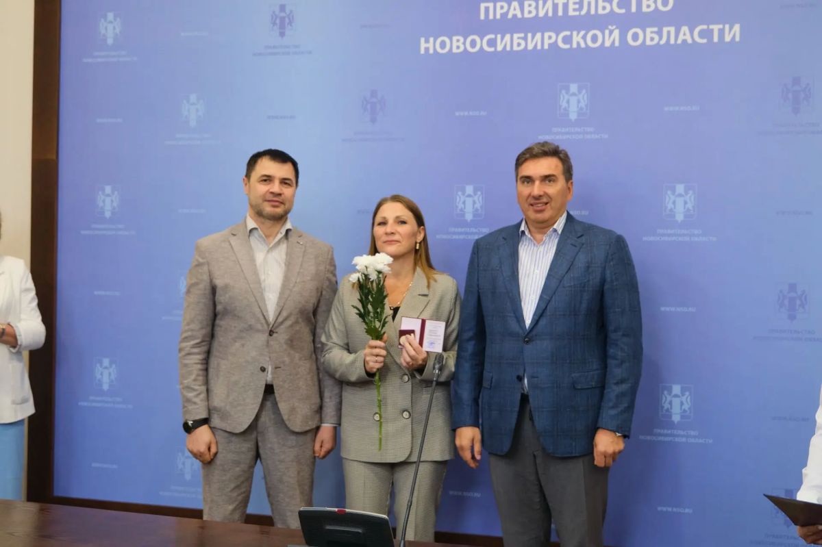 20 жителей Новосибирской области получили нагрудные знаки «Почетный донор России» 20 жителей Новосибирской области получили нагрудные знаки «Почетный донор России»
