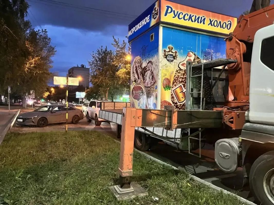 Незаконные киоск и павильон убрали сотрудники ГЦНР Незаконные киоск и павильон убрали сотрудники ГЦНР