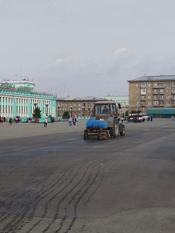 За неделю с 24 по 30 августа с магистралей и улиц Новосибирска вывезли 1 666 кубометров мусора и 1 751 тонну смета и грязи За неделю с 24 по 30 августа с магистралей и улиц Новосибирска вывезли 1 666 кубометров мусора и 1 751 тонну смета и грязи