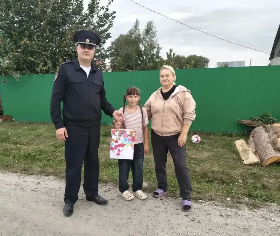 В Ордынском районе сотрудники полиции приняли участие во Всероссийской акции «Помоги пойти учиться» В Ордынском районе сотрудники полиции приняли участие во Всероссийской акции «Помоги пойти учиться»