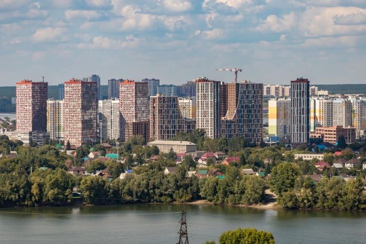 До 1 октября от новосибирцев ждут заявлений на семейную выплату и набор соцуслуг