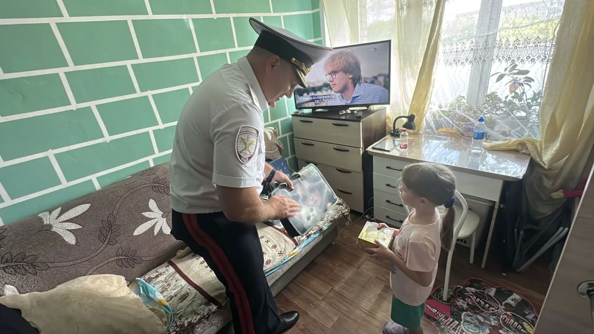 Заместитель начальника ГУ МВД России по Новосибирской области-начальник полиции присоединился к акции «Помоги пойти учиться» Заместитель начальника ГУ МВД России по Новосибирской области-начальник полиции присоединился к акции «Помоги пойти учиться»