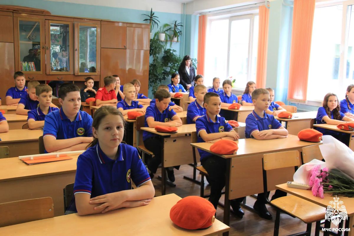 Новые классы юных спасателей открылись в этом учебном году в Новосибирской области Новые классы юных спасателей открылись в этом учебном году в Новосибирской области