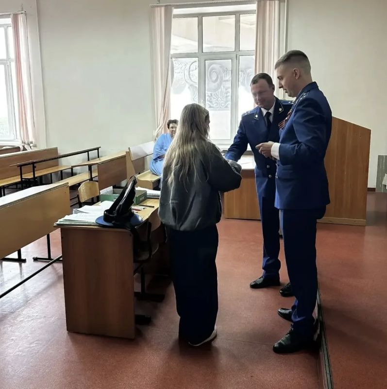 Первый заместитель Западно-Сибирского транспортного прокурора Виталий Бавыка принял участие в торжественной линейке в Сибирском государственном университете путей сообщения Первый заместитель Западно-Сибирского транспортного прокурора Виталий Бавыка принял участие в торжественной линейке в Сибирском государственном университете путей сообщения