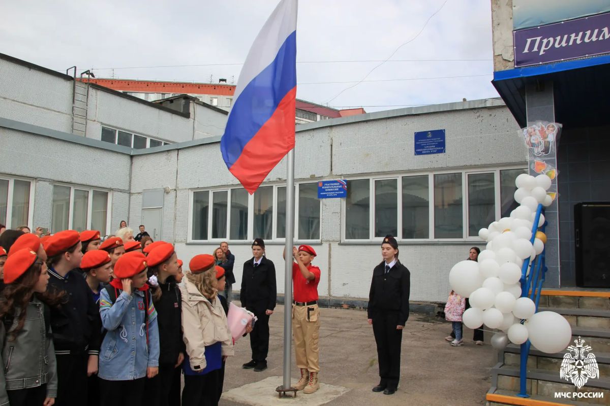 Новые классы юных спасателей открылись в этом учебном году в Новосибирской области Новые классы юных спасателей открылись в этом учебном году в Новосибирской области