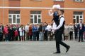 Более 370 первоклассников пришли на самую масштабную линейку в Новосибирске