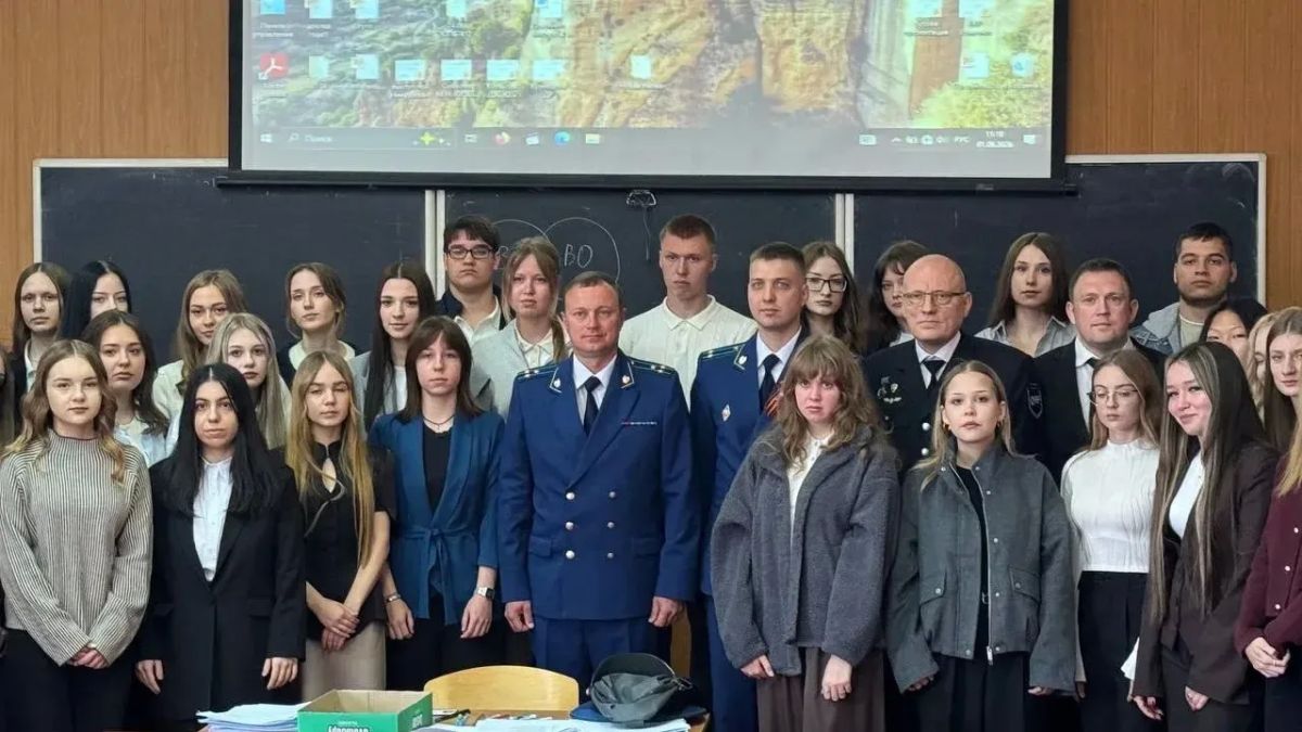 Первый заместитель Западно-Сибирского транспортного прокурора Виталий Бавыка принял участие в торжественной линейке в Сибирском государственном университете путей сообщения Первый заместитель Западно-Сибирского транспортного прокурора Виталий Бавыка принял участие в торжественной линейке в Сибирском государственном университете путей сообщения