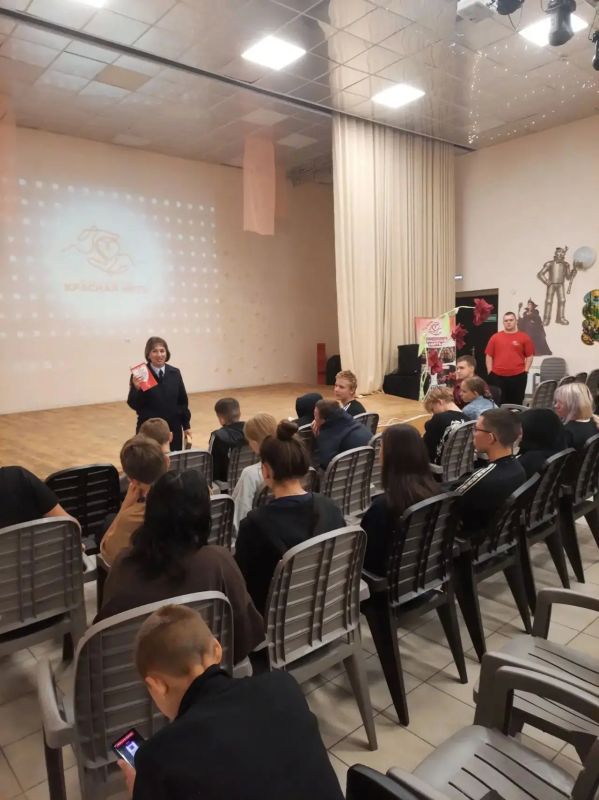 Сотрудники полиции провели профориентационный интерактив в санаторно-оздоровительном лагере Сотрудники полиции провели профориентационный интерактив в санаторно-оздоровительном лагере