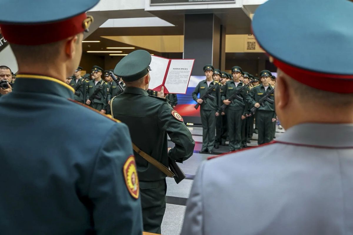 Максим Кудрявцев: Курсанты Новосибирского военного ордена Жукова института имени генерала армии И. К. Яковлева войск нацгвардии приняли присягу Максим Кудрявцев: Курсанты Новосибирского военного ордена Жукова института имени генерала армии И. К. Яковлева войск нацгвардии приняли присягу
