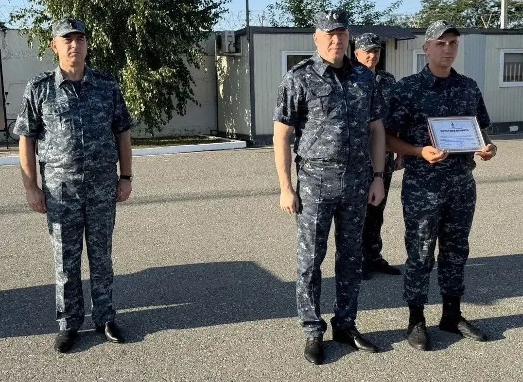 Начальник ГУ МВД России по Новосибирской области посетил сводный отряд новосибирской полиции Начальник ГУ МВД России по Новосибирской области посетил сводный отряд новосибирской полиции