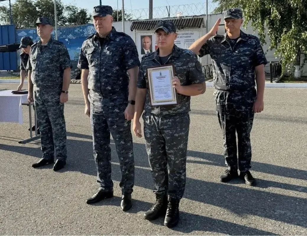 Начальник ГУ МВД России по Новосибирской области посетил сводный отряд новосибирской полиции Начальник ГУ МВД России по Новосибирской области посетил сводный отряд новосибирской полиции