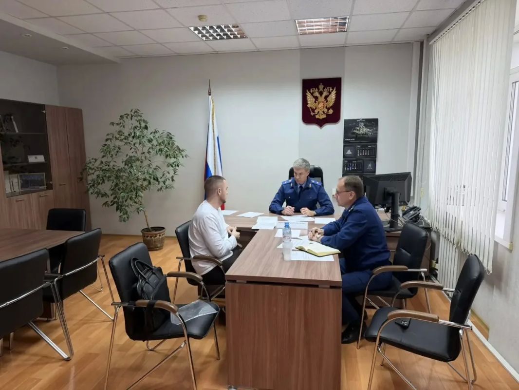 Первый заместитель прокурора Новосибирской области Сергей Коростылев провел личный прием граждан в прокуратуре Советского района Первый заместитель прокурора Новосибирской области Сергей Коростылев провел личный прием граждан в прокуратуре Советского района